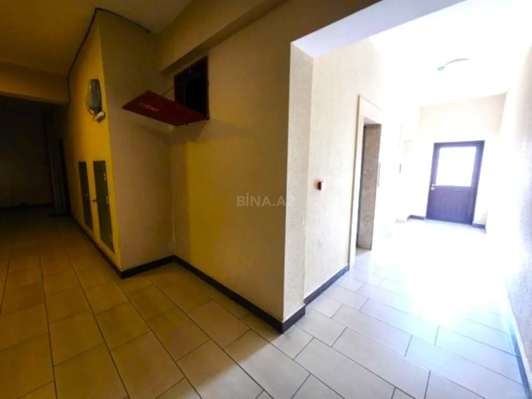Satılır 4 otaqlı mənzil 210 m²