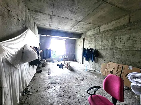 Satılır 4 otaqlı mənzil 210 m²