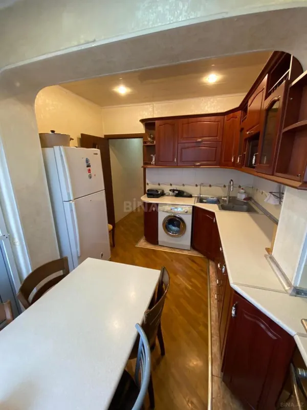 Satılır 4 otaqlı mənzil 100 m²