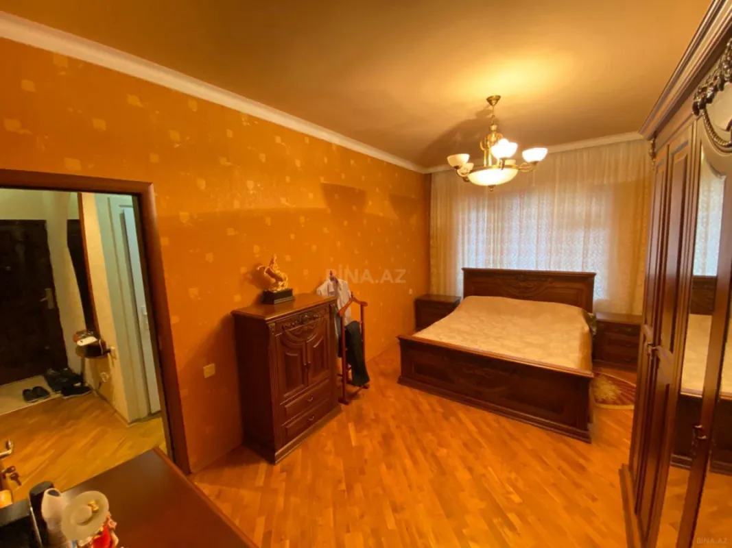 Satılır 4 otaqlı mənzil 100 m²