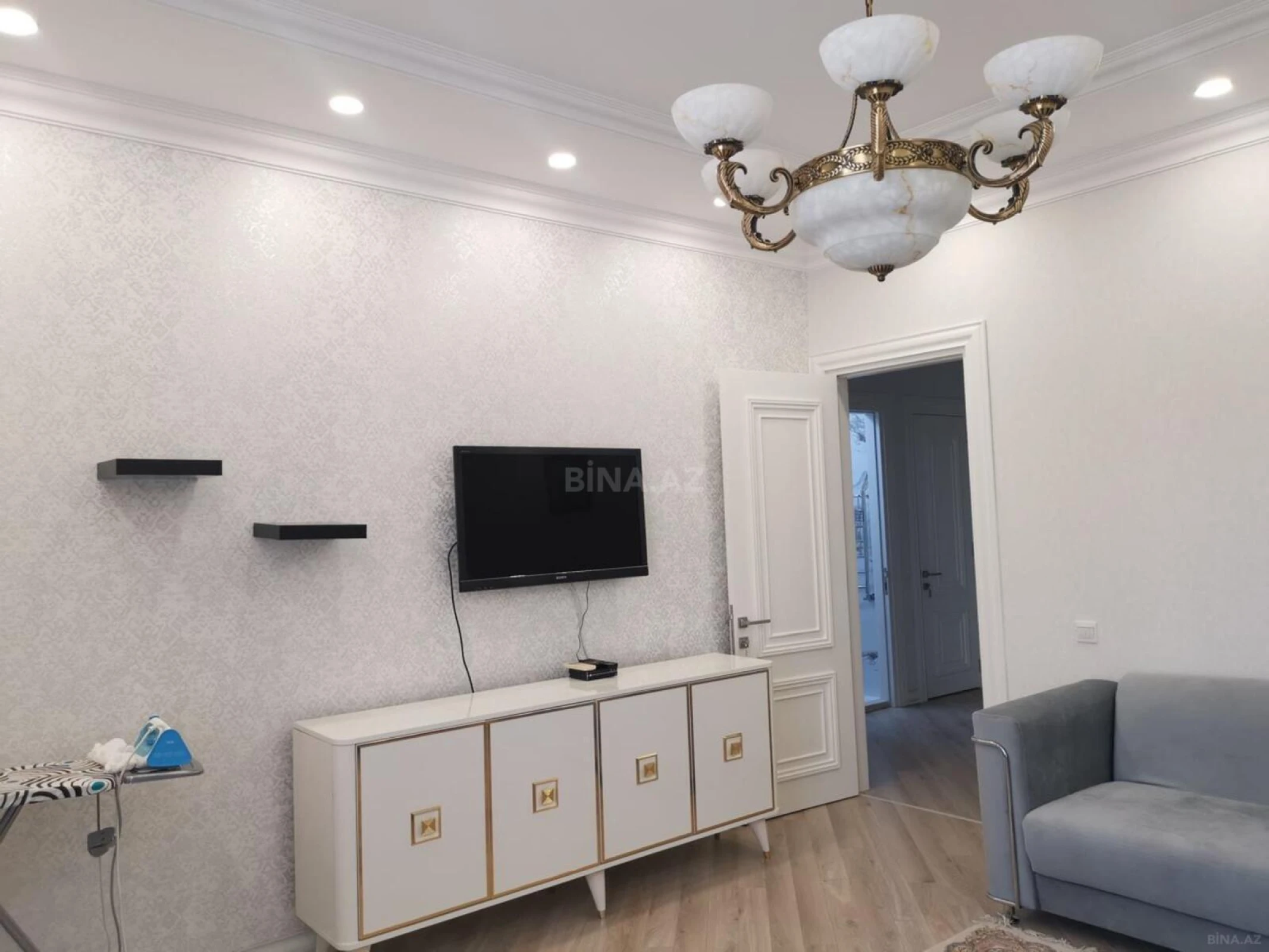 Kirayə verilir 2 otaqlı mənzil 75 m²