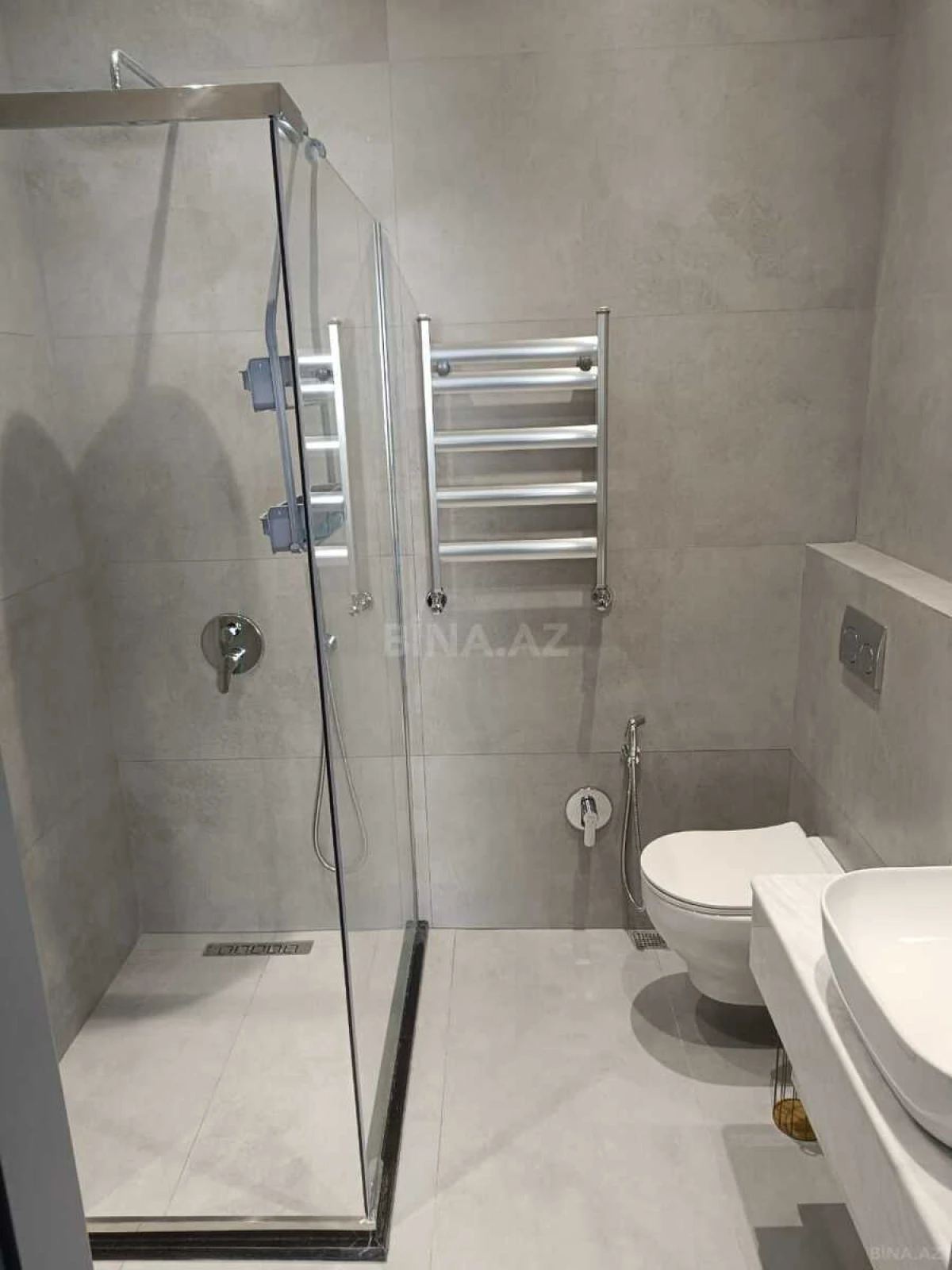 Kirayə verilir 3 otaqlı mənzil 157 m²
