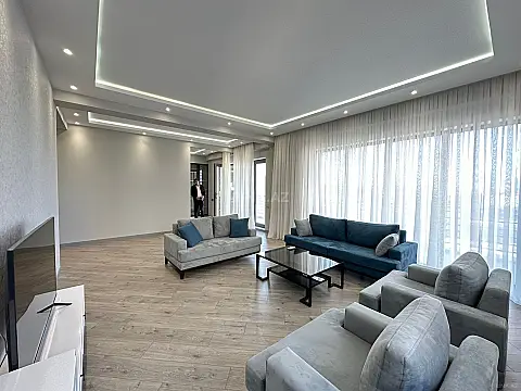 Kirayə verilir 3 otaqlı mənzil 157 m²