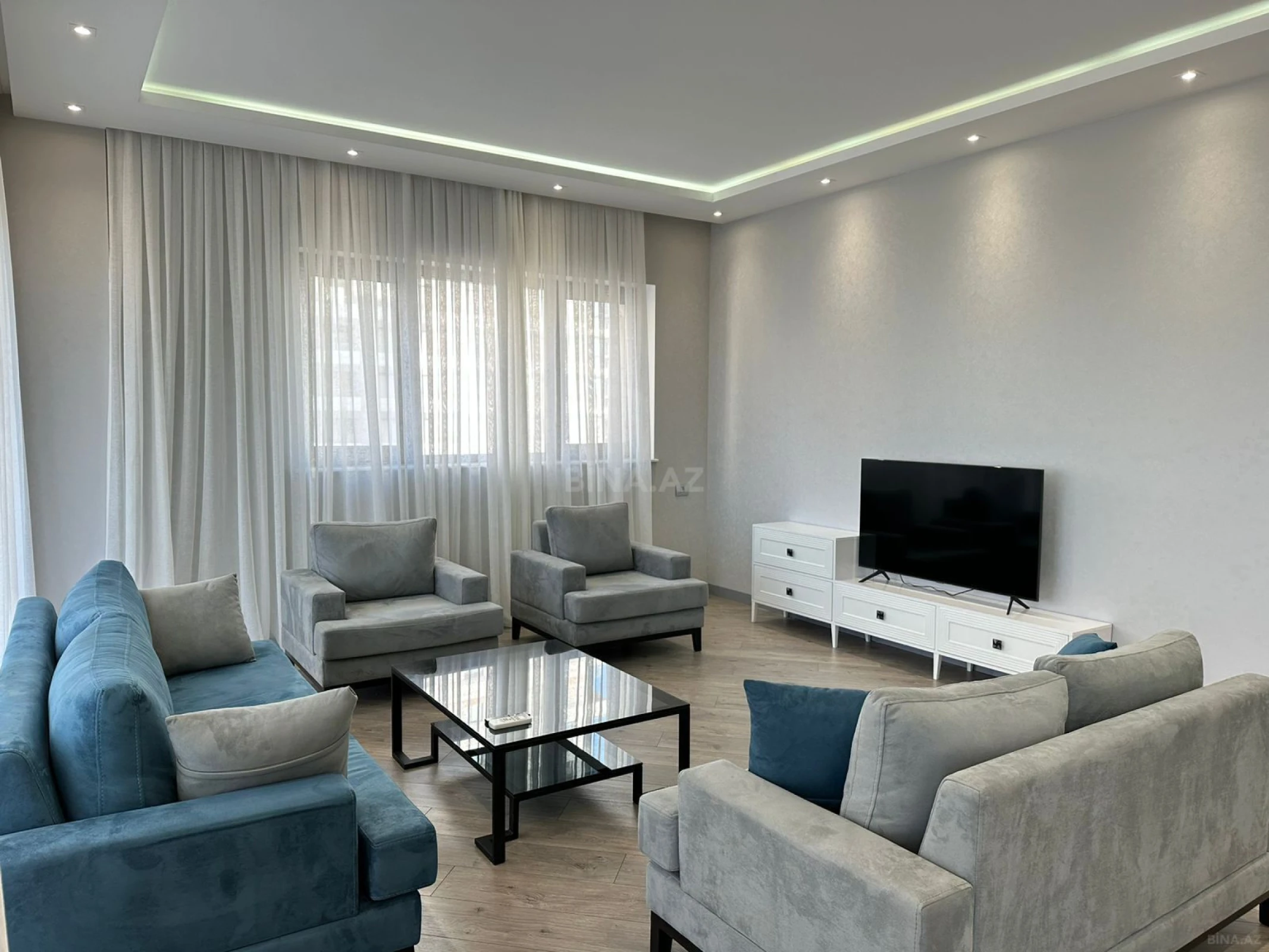 Kirayə verilir 3 otaqlı mənzil 157 m²