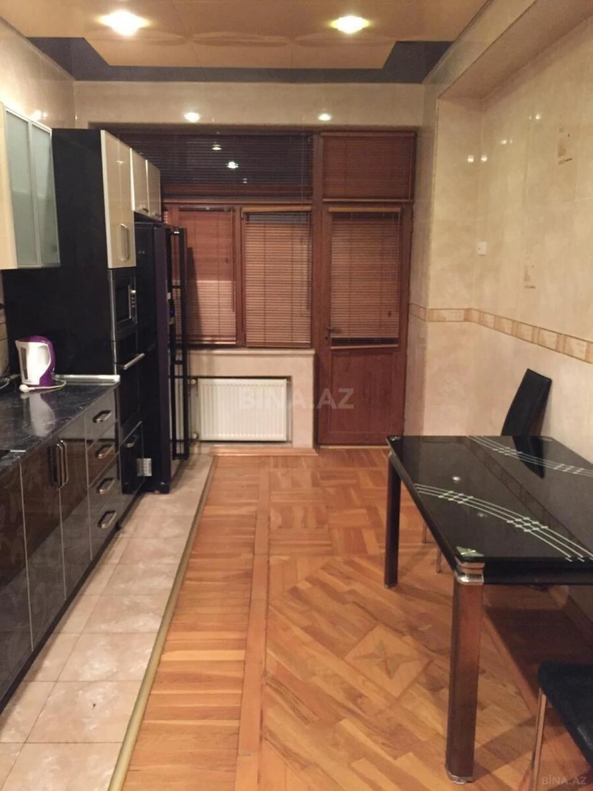 Kirayə verilir 3 otaqlı mənzil 150 m²
