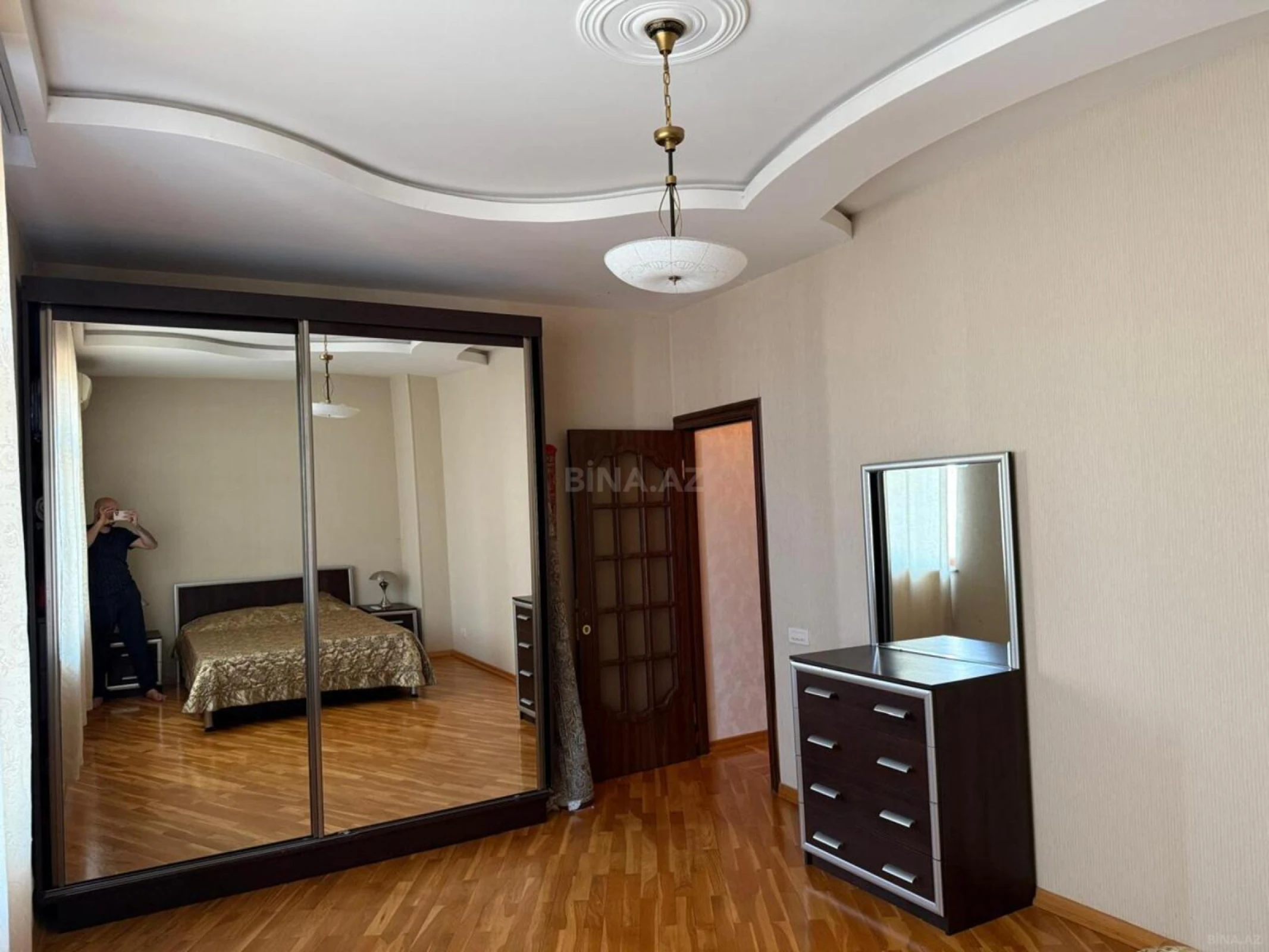 Kirayə verilir 3 otaqlı mənzil 150 m²