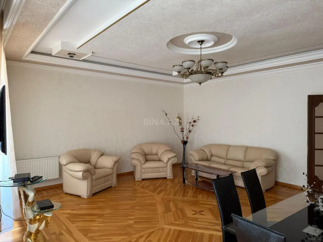 Kirayə verilir 3 otaqlı mənzil 150 m²