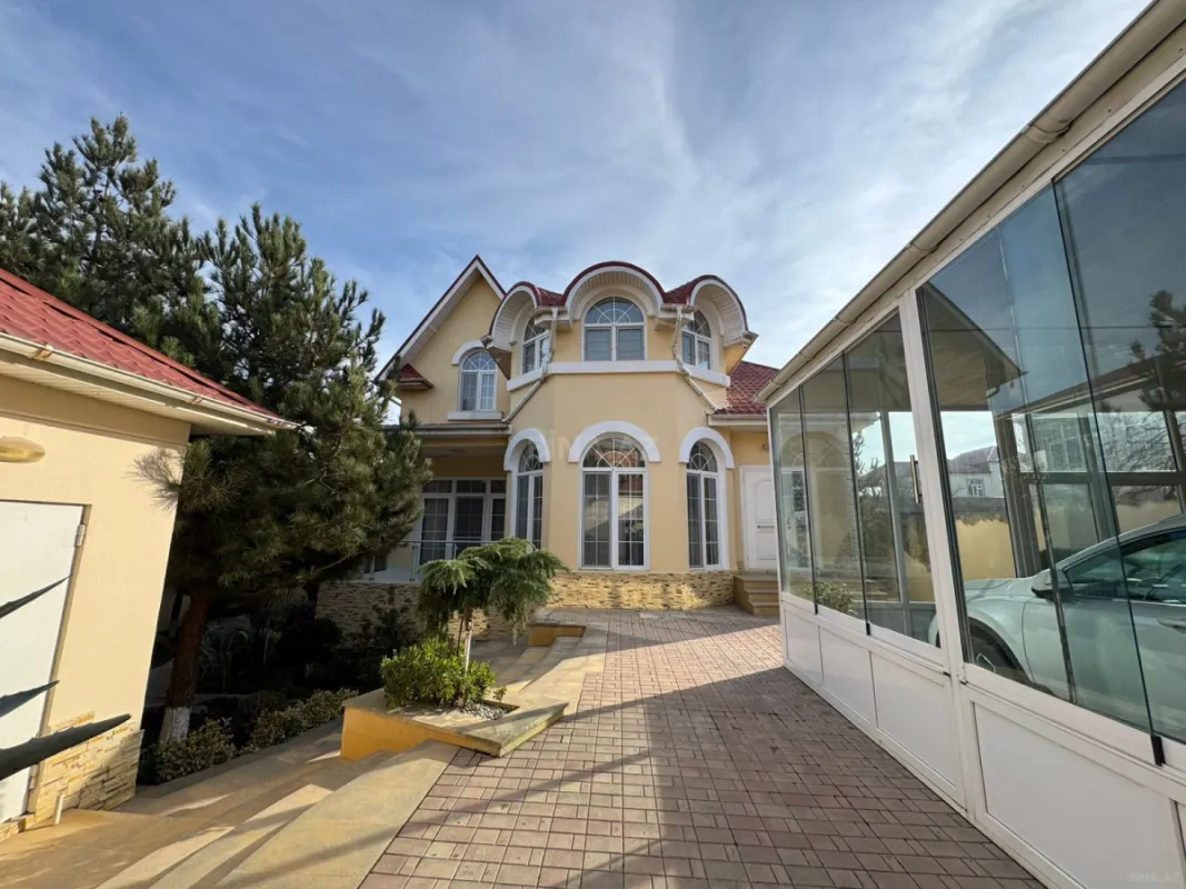 Satılır 5 otaqlı həyət evi 450 m²