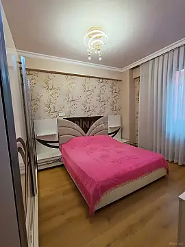 Kirayə verilir 2 otaqlı mənzil 90 m²