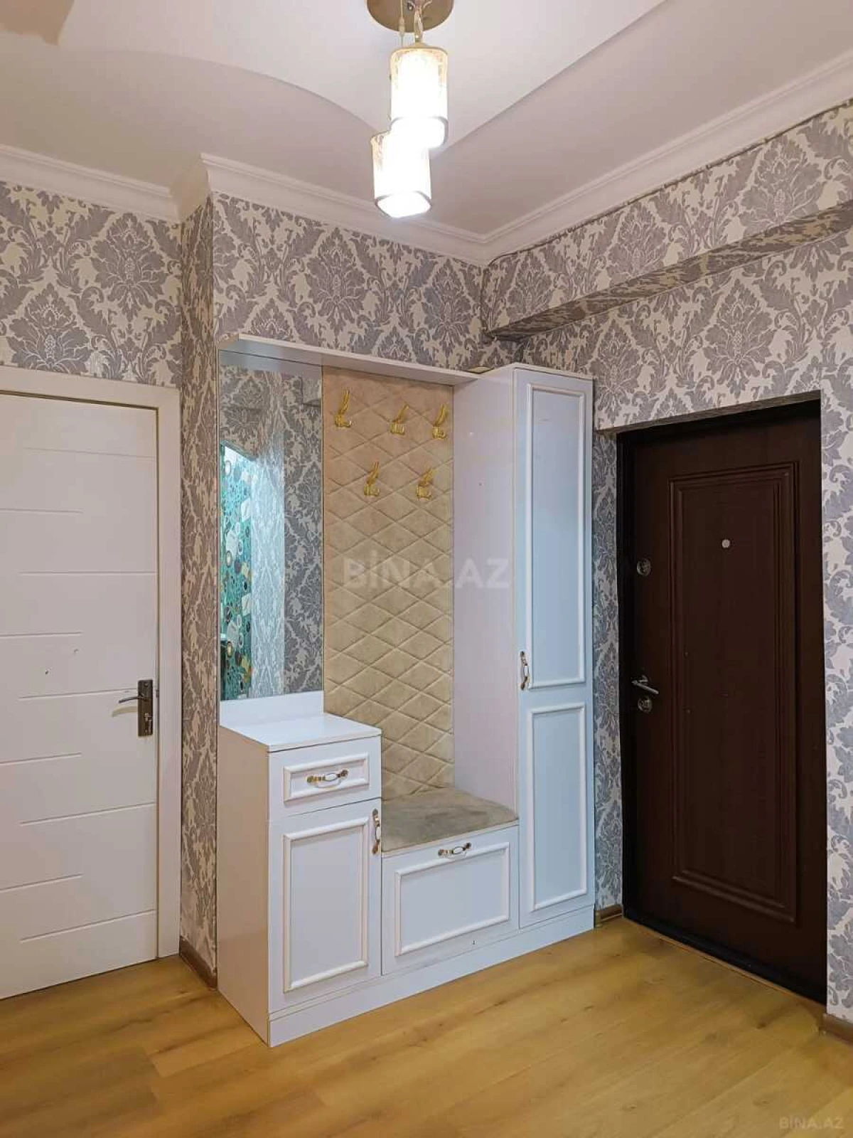 Kirayə verilir 2 otaqlı mənzil 90 m²