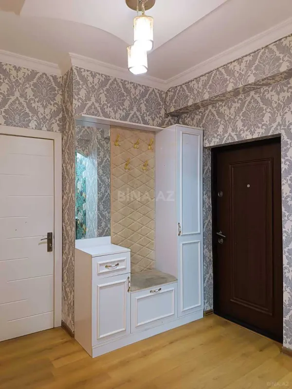 Kirayə verilir 2 otaqlı mənzil 90 m²