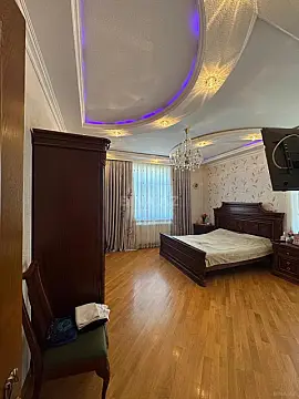 Satılır 3 otaqlı mənzil 138 m²