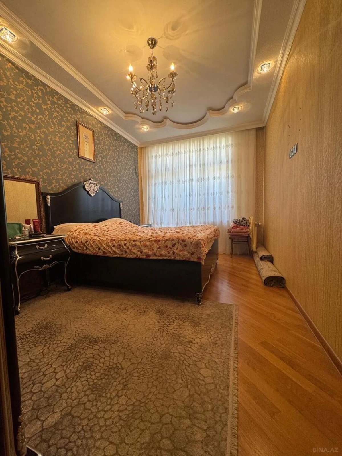 Satılır 3 otaqlı mənzil 138 m²