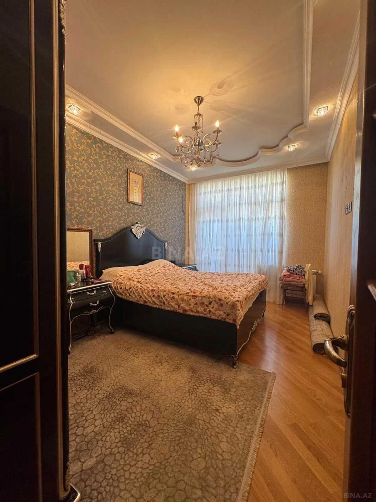 Satılır 3 otaqlı mənzil 138 m²
