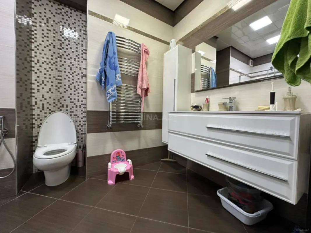 Kirayə verilir 4 otaqlı mənzil 210 m²