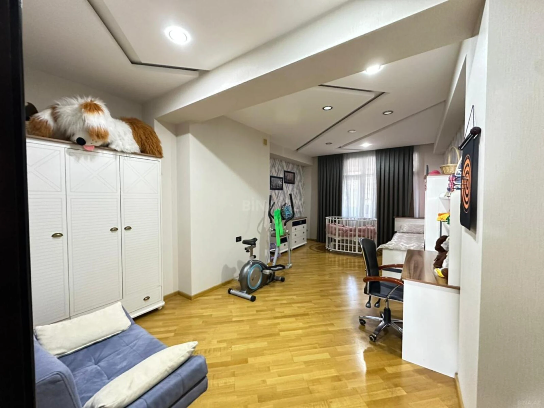 Kirayə verilir 4 otaqlı mənzil 210 m²