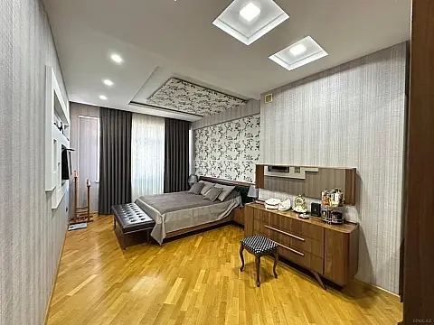 Kirayə verilir 4 otaqlı mənzil 210 m²