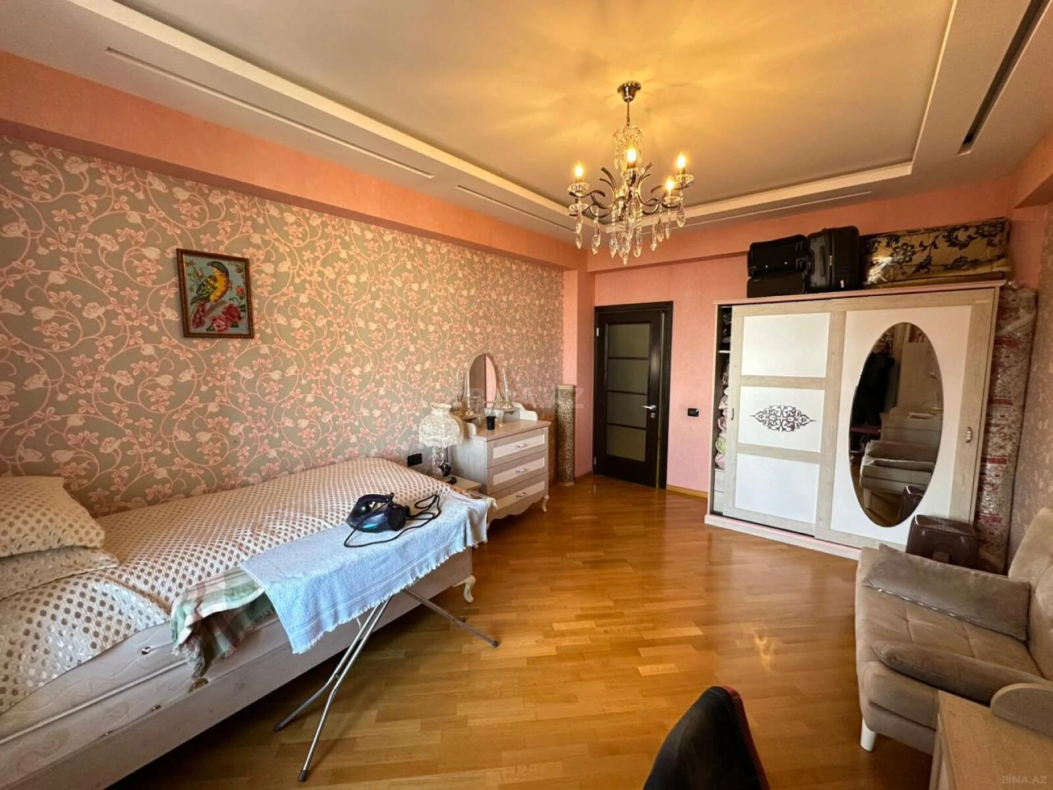 Kirayə verilir 4 otaqlı mənzil 210 m²