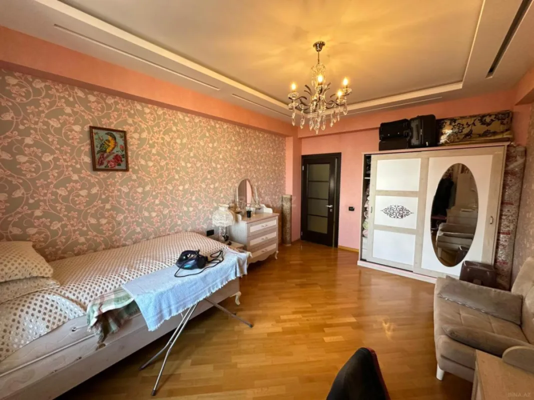 Kirayə verilir 4 otaqlı mənzil 210 m²