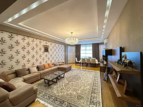 Kirayə verilir 4 otaqlı mənzil 210 m²