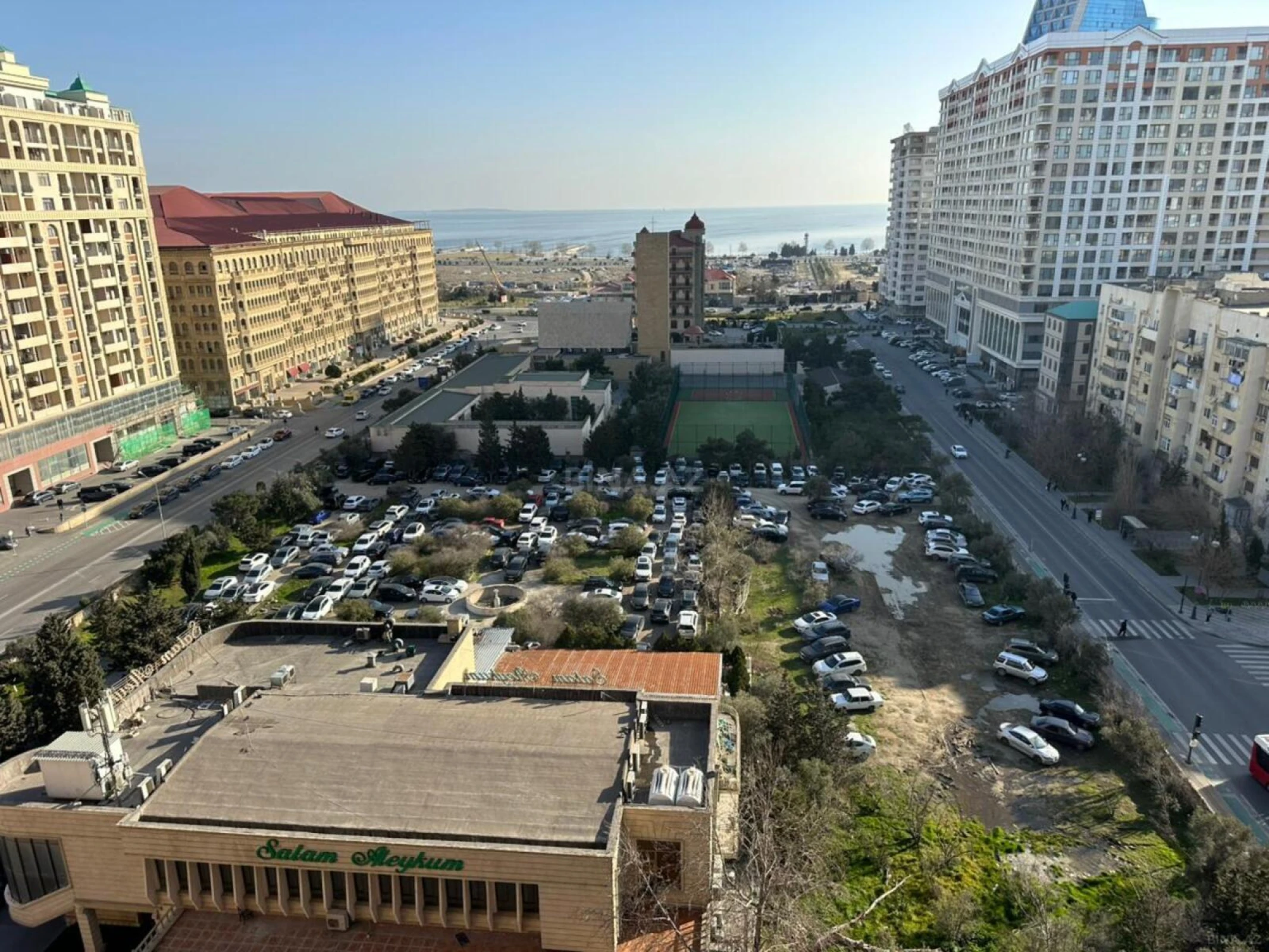 Kirayə verilir 4 otaqlı mənzil 210 m²