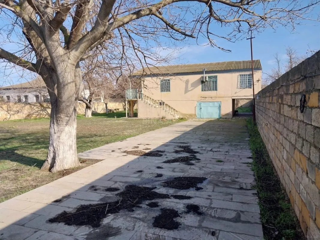 Satılır 5 otaqlı həyət evi 150 m²