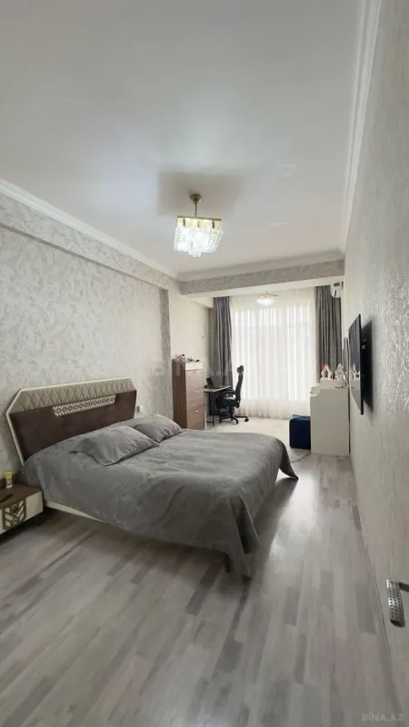 Satılır 3 otaqlı mənzil 126 m²