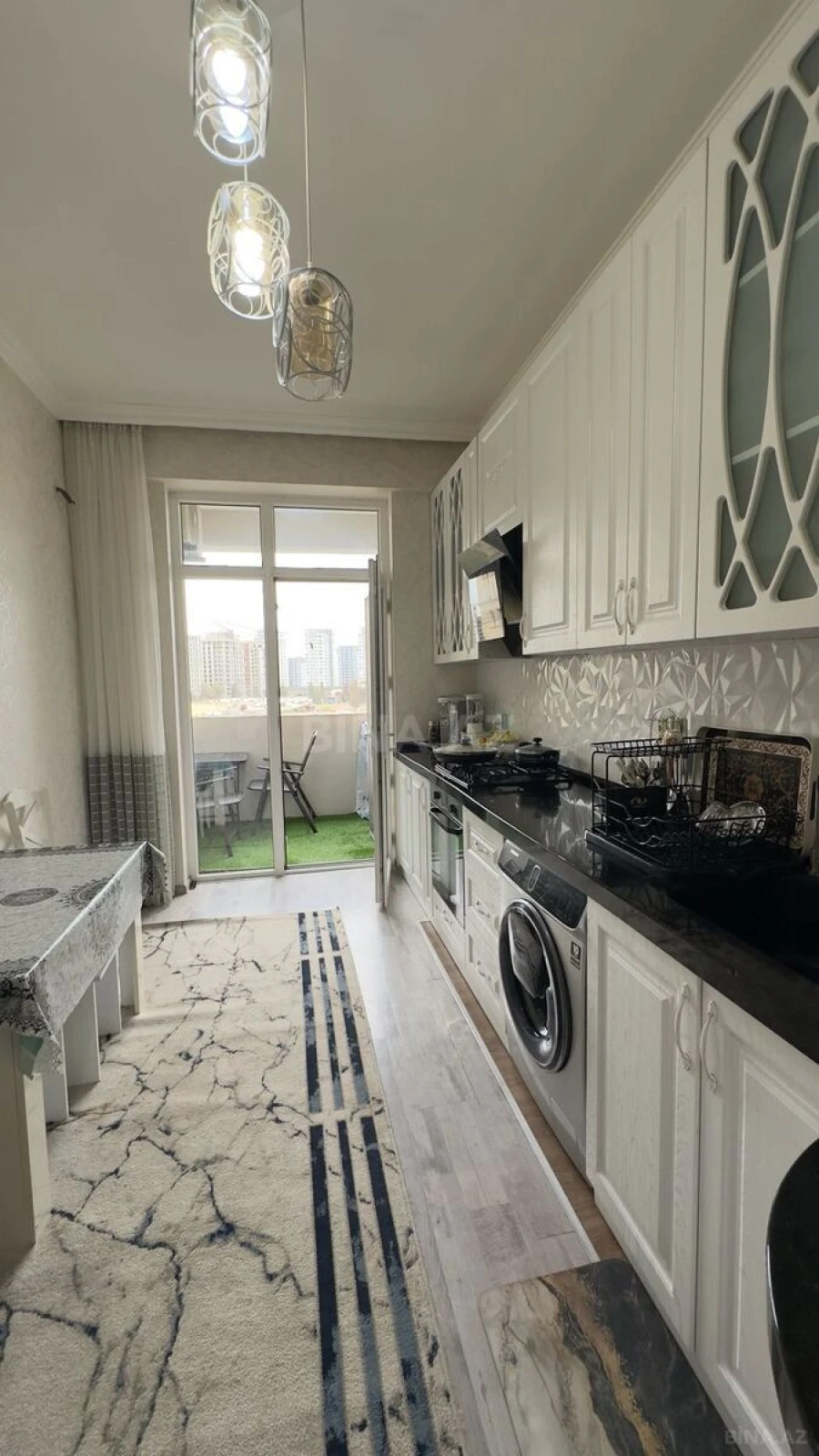 Satılır 3 otaqlı mənzil 126 m²