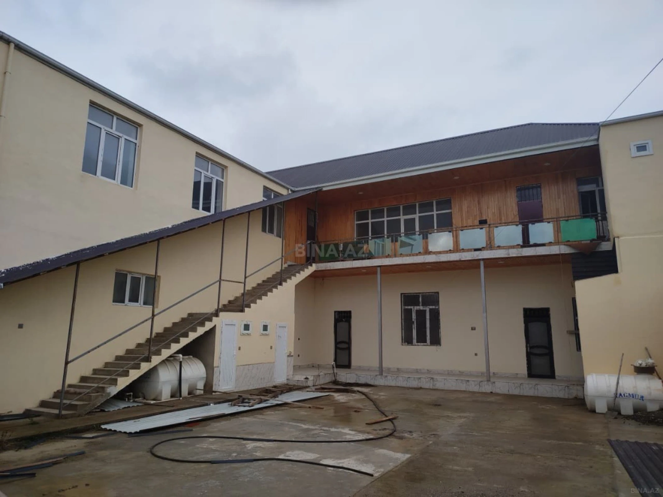 Kirayə verilir obyekt 900 m²