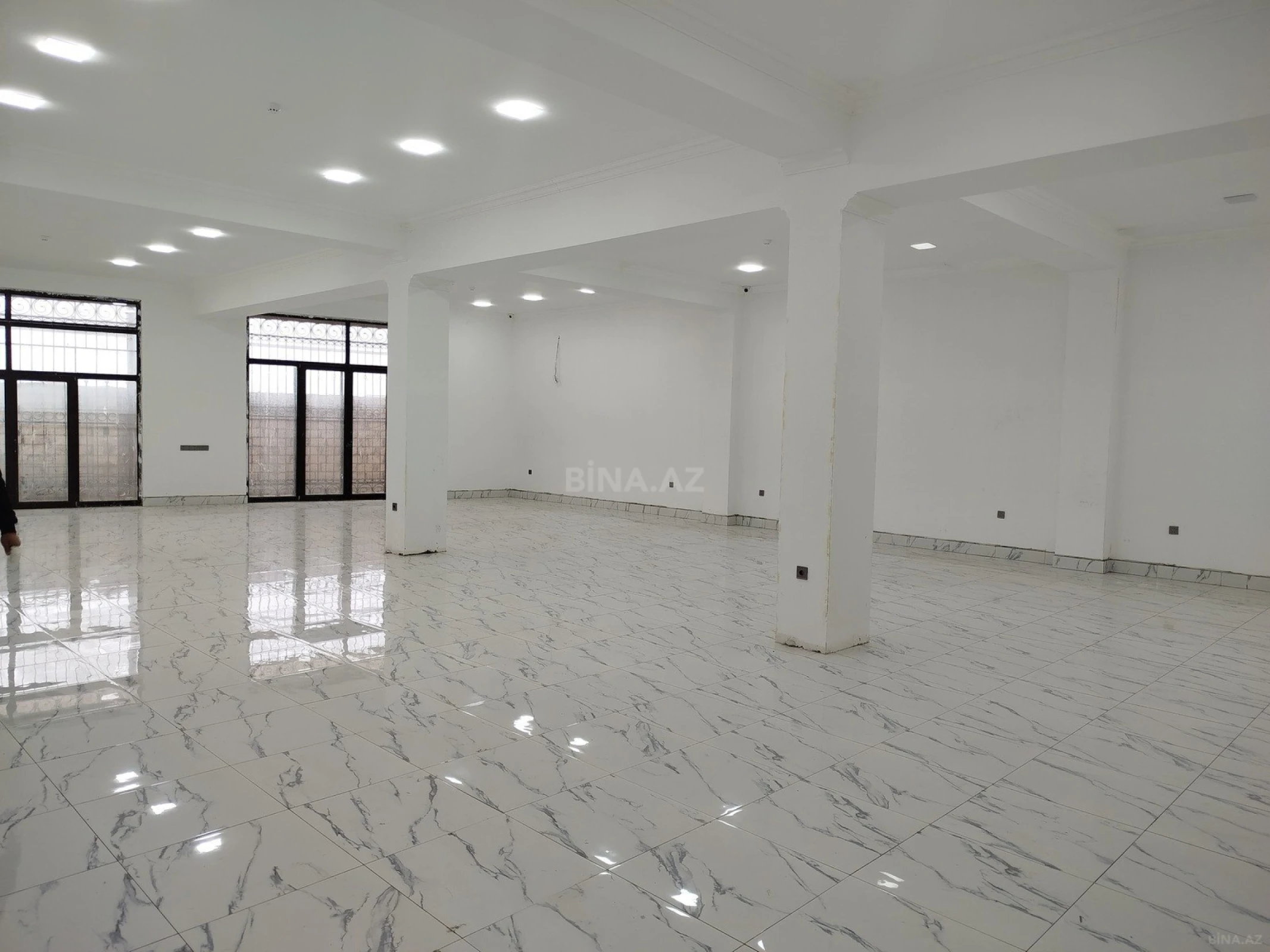 Kirayə verilir obyekt 900 m²