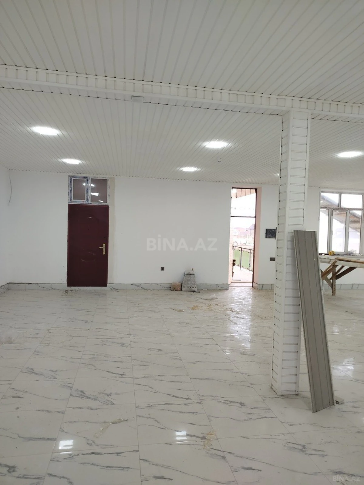 Kirayə verilir obyekt 900 m²