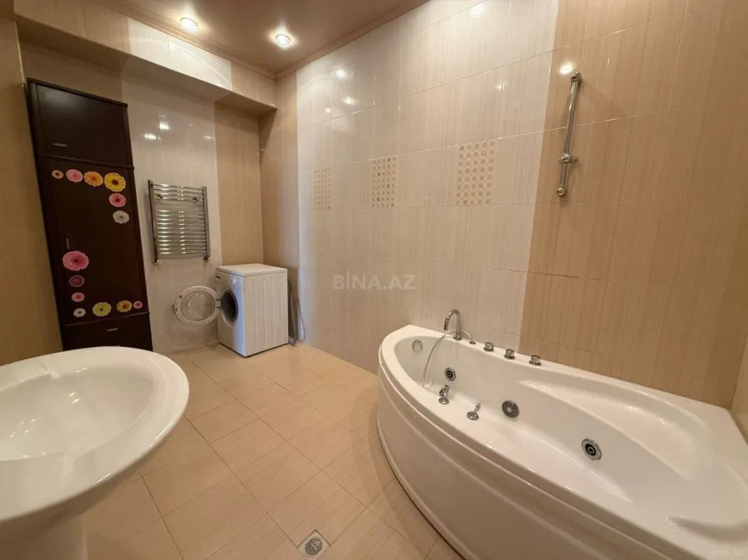 Kirayə verilir 2 otaqlı mənzil 105 m²
