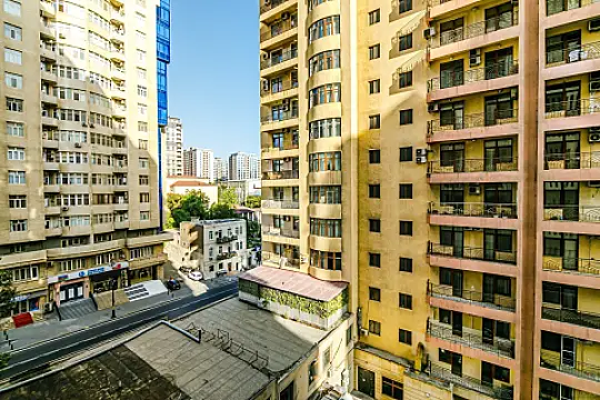 Kirayə verilir 2 otaqlı mənzil 105 m²