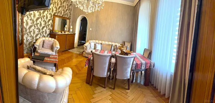 Satılır 3 otaqlı mənzil 105 m²