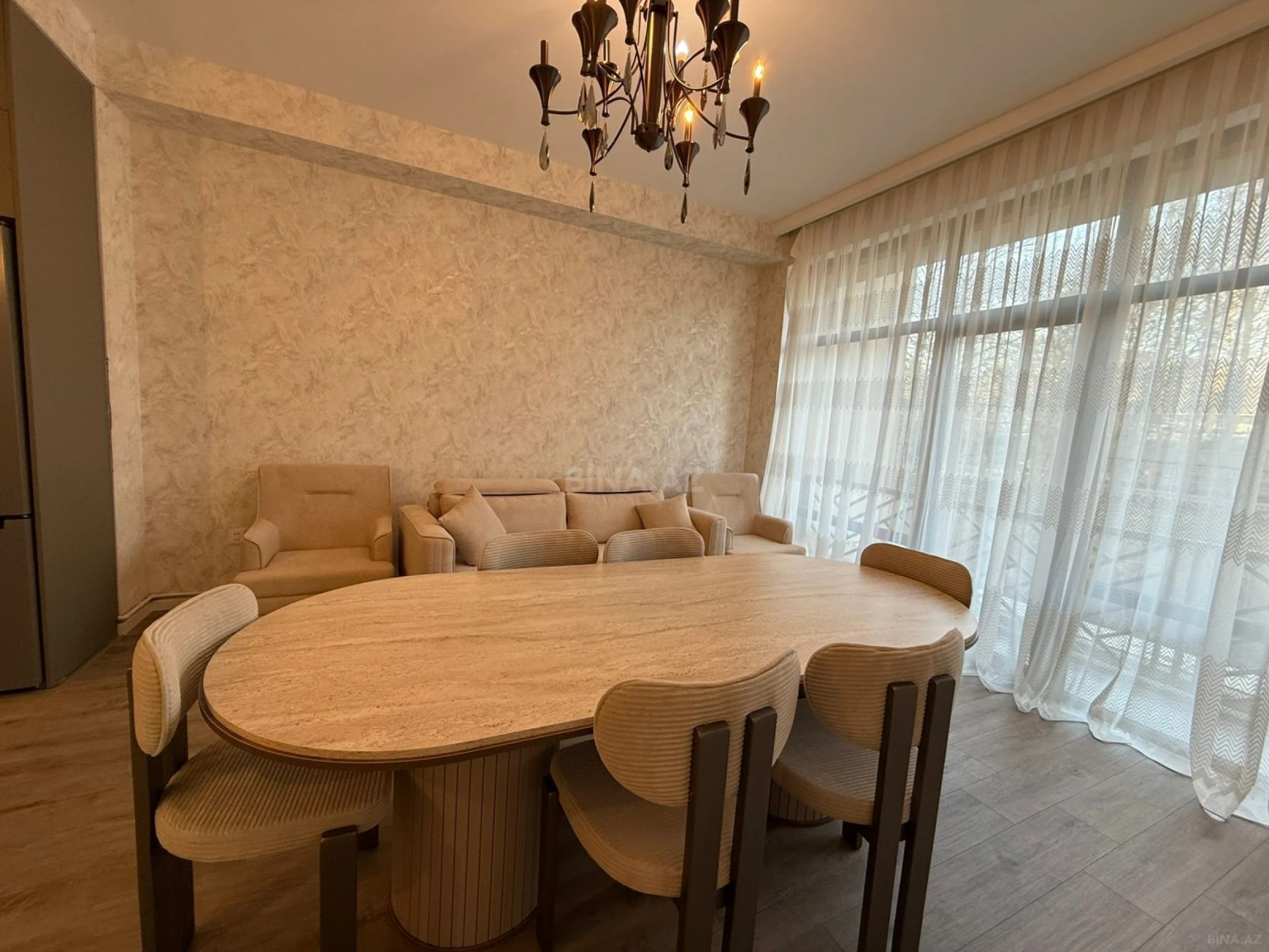 Kirayə verilir 2 otaqlı mənzil 75 m²