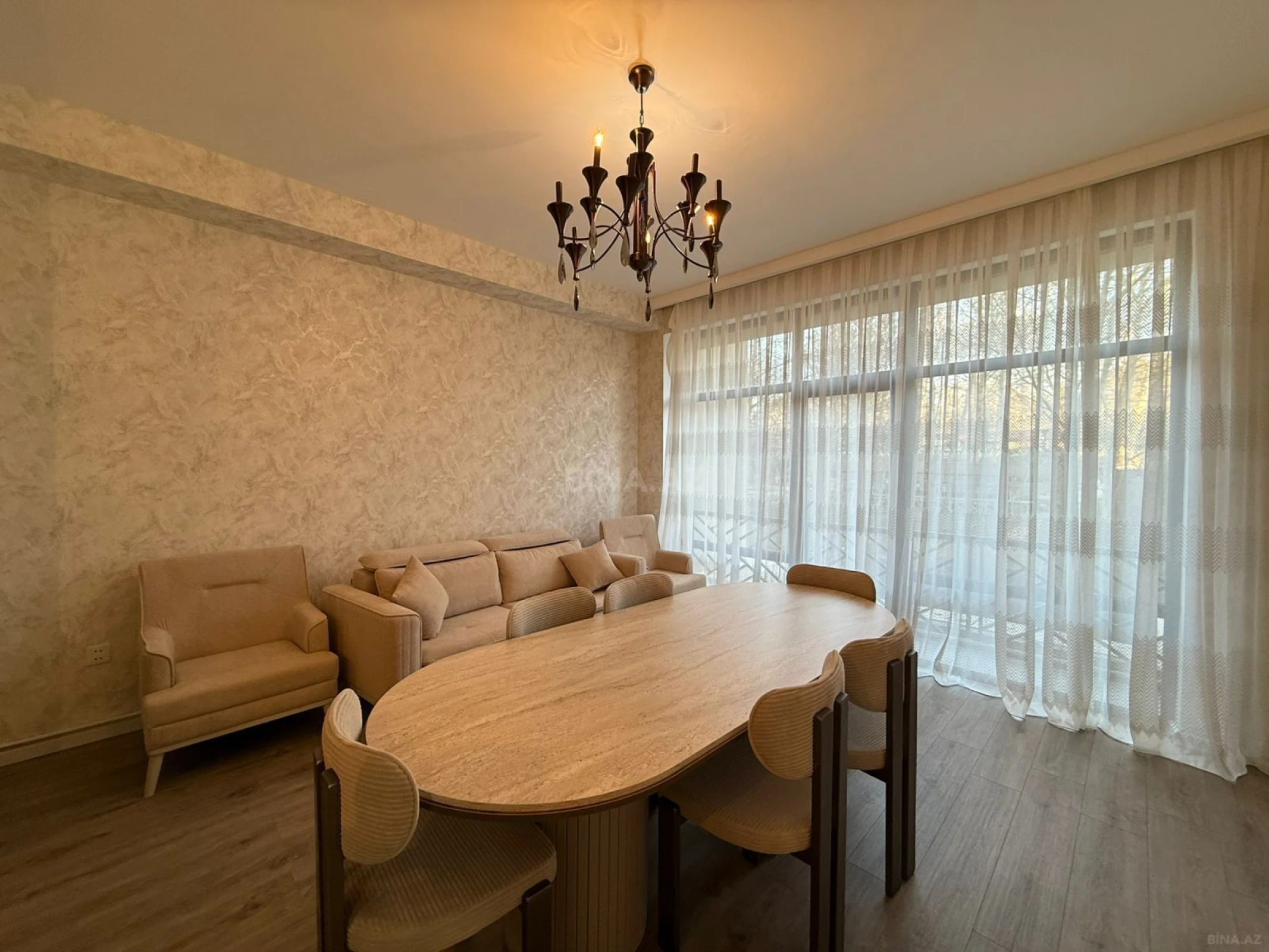 Kirayə verilir 2 otaqlı mənzil 75 m²
