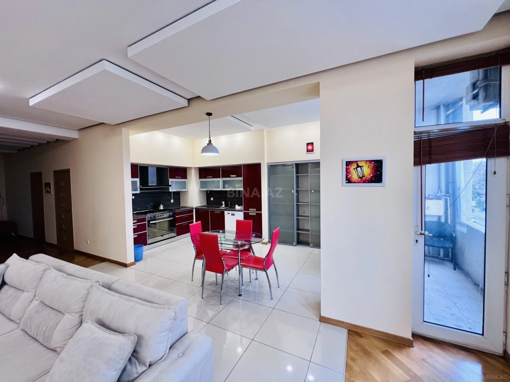 Kirayə verilir 3 otaqlı mənzil 160 m²