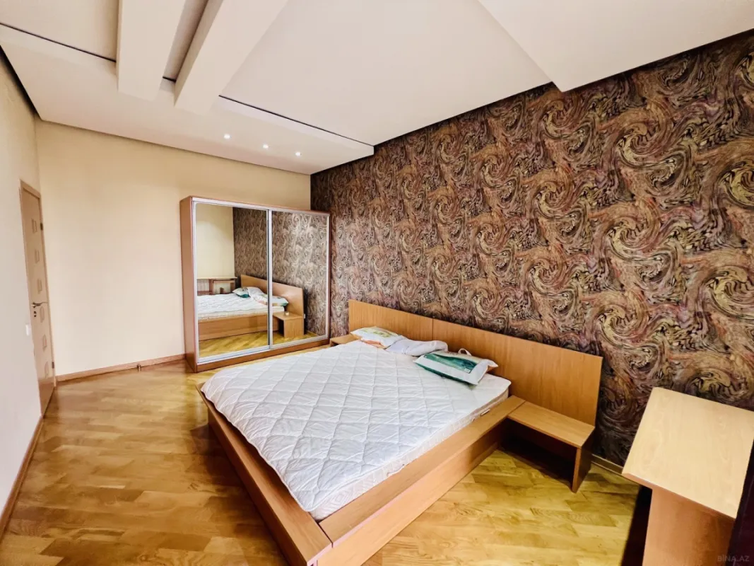 Kirayə verilir 3 otaqlı mənzil 160 m²