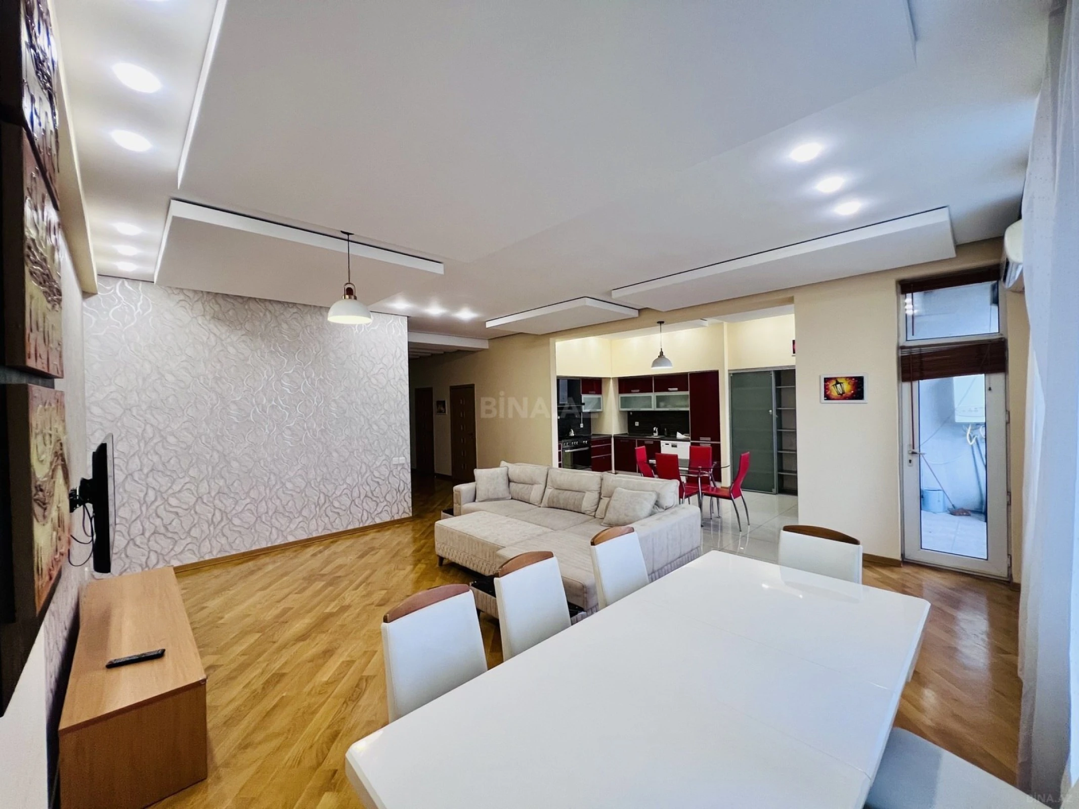 Kirayə verilir 3 otaqlı mənzil 160 m²