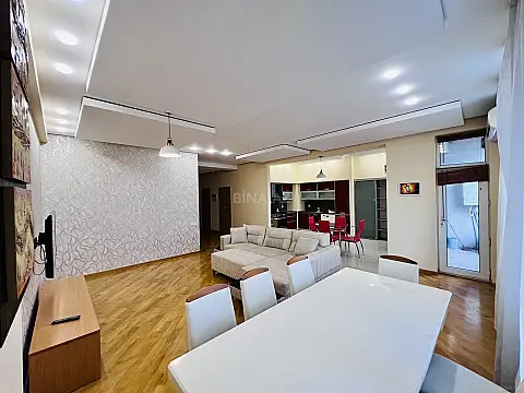 Kirayə verilir 3 otaqlı mənzil 160 m²