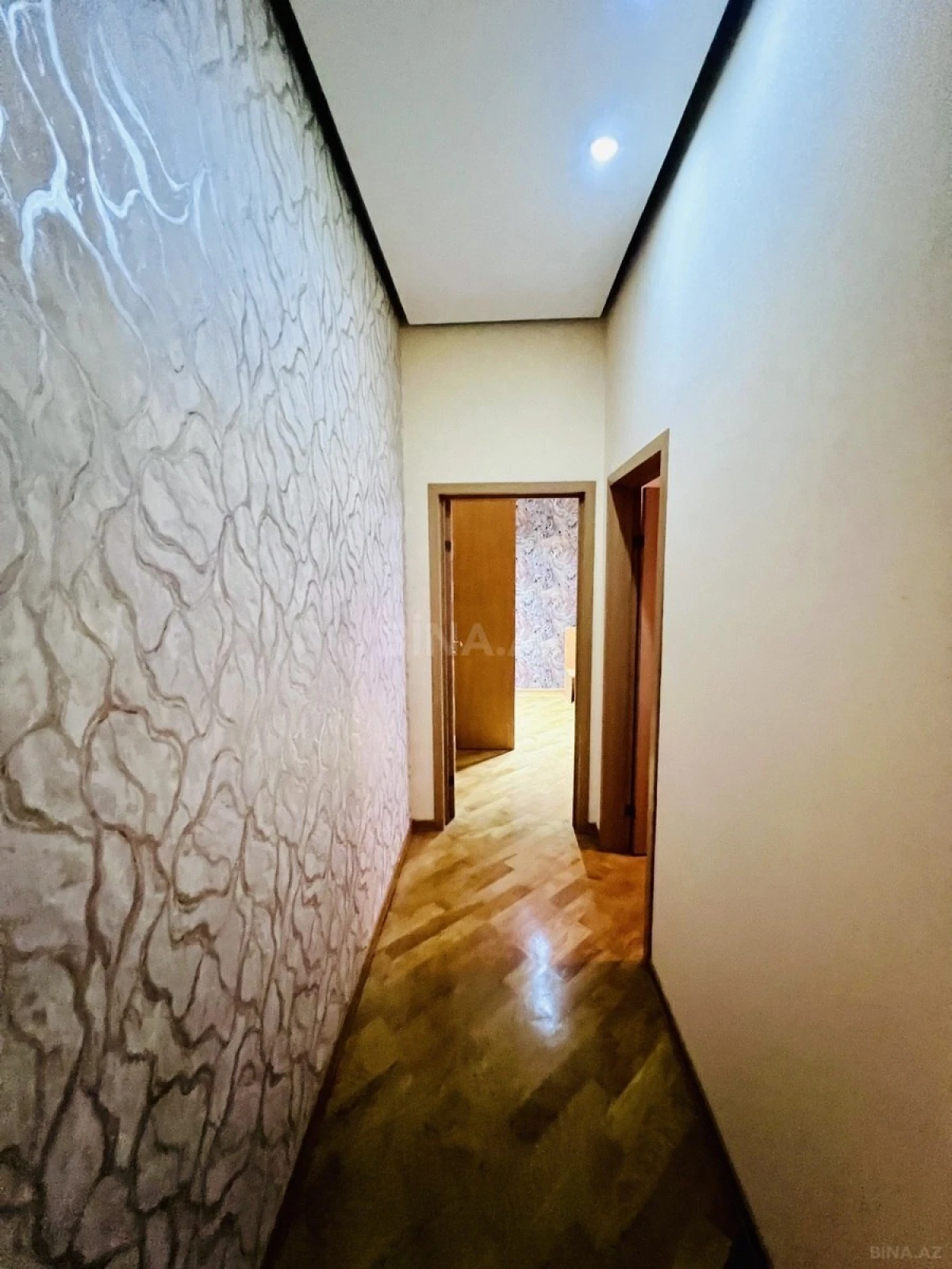 Kirayə verilir 3 otaqlı mənzil 160 m²