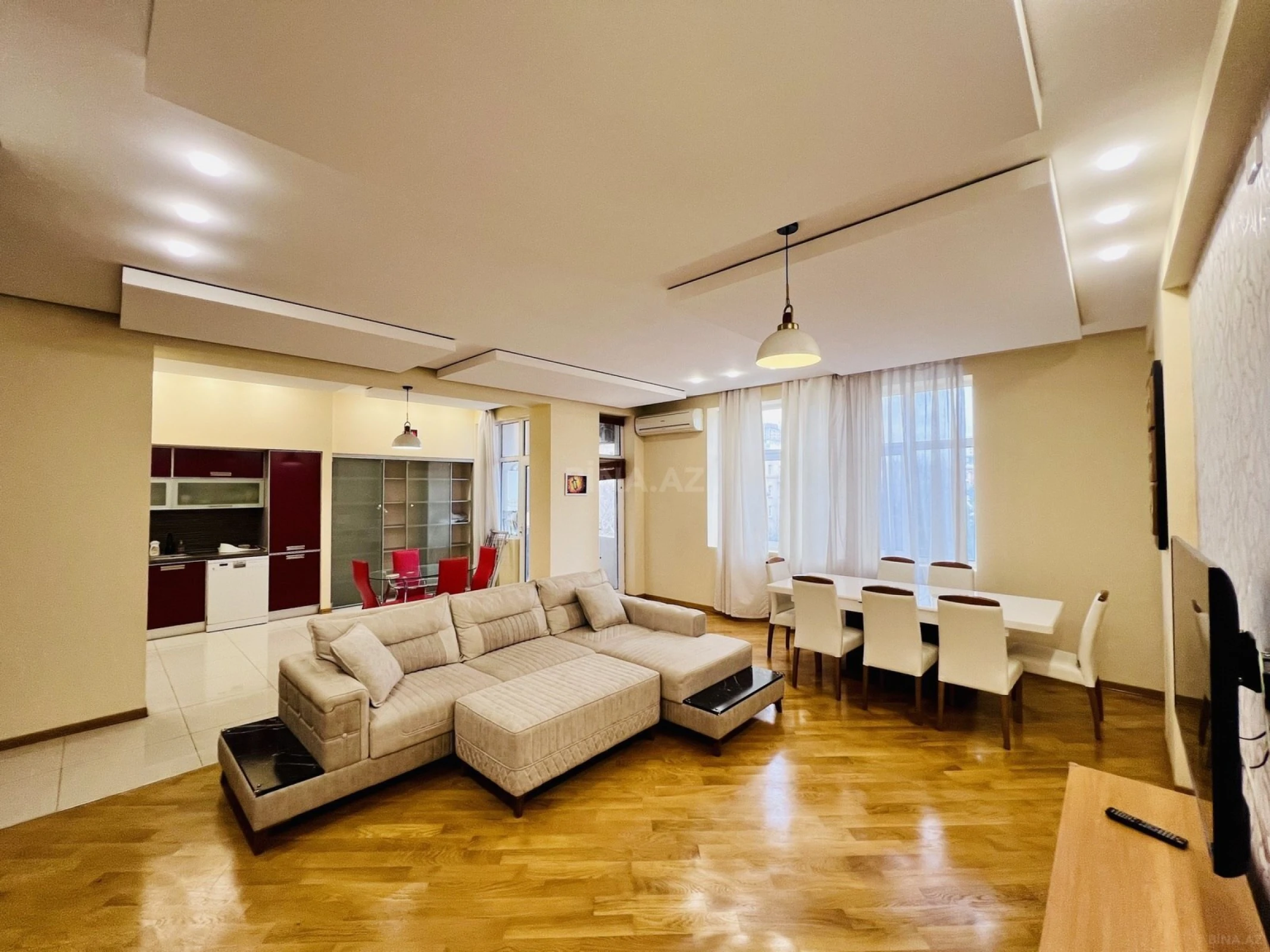 Kirayə verilir 3 otaqlı mənzil 160 m²