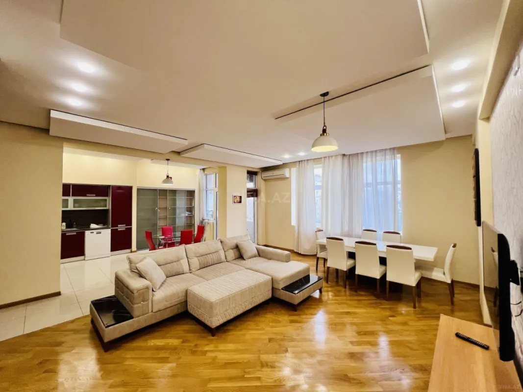 Kirayə verilir 3 otaqlı mənzil 160 m²