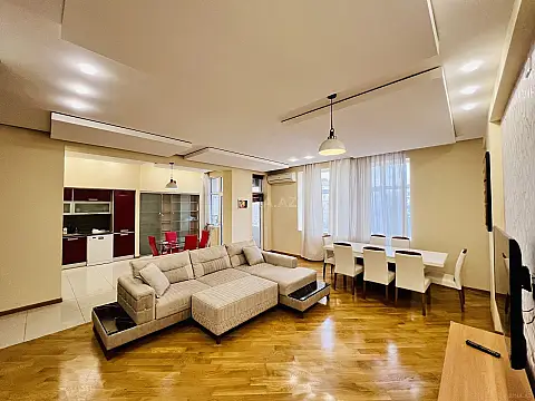 Kirayə verilir 3 otaqlı mənzil 160 m² — Bakı 3 otaq 160.00 m²