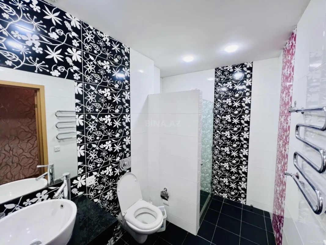 Kirayə verilir 3 otaqlı mənzil 160 m²
