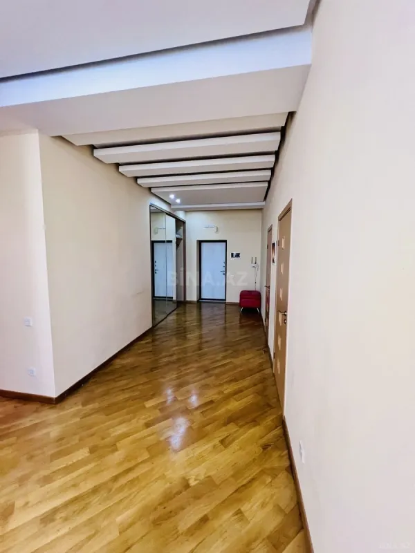 Kirayə verilir 3 otaqlı mənzil 160 m²