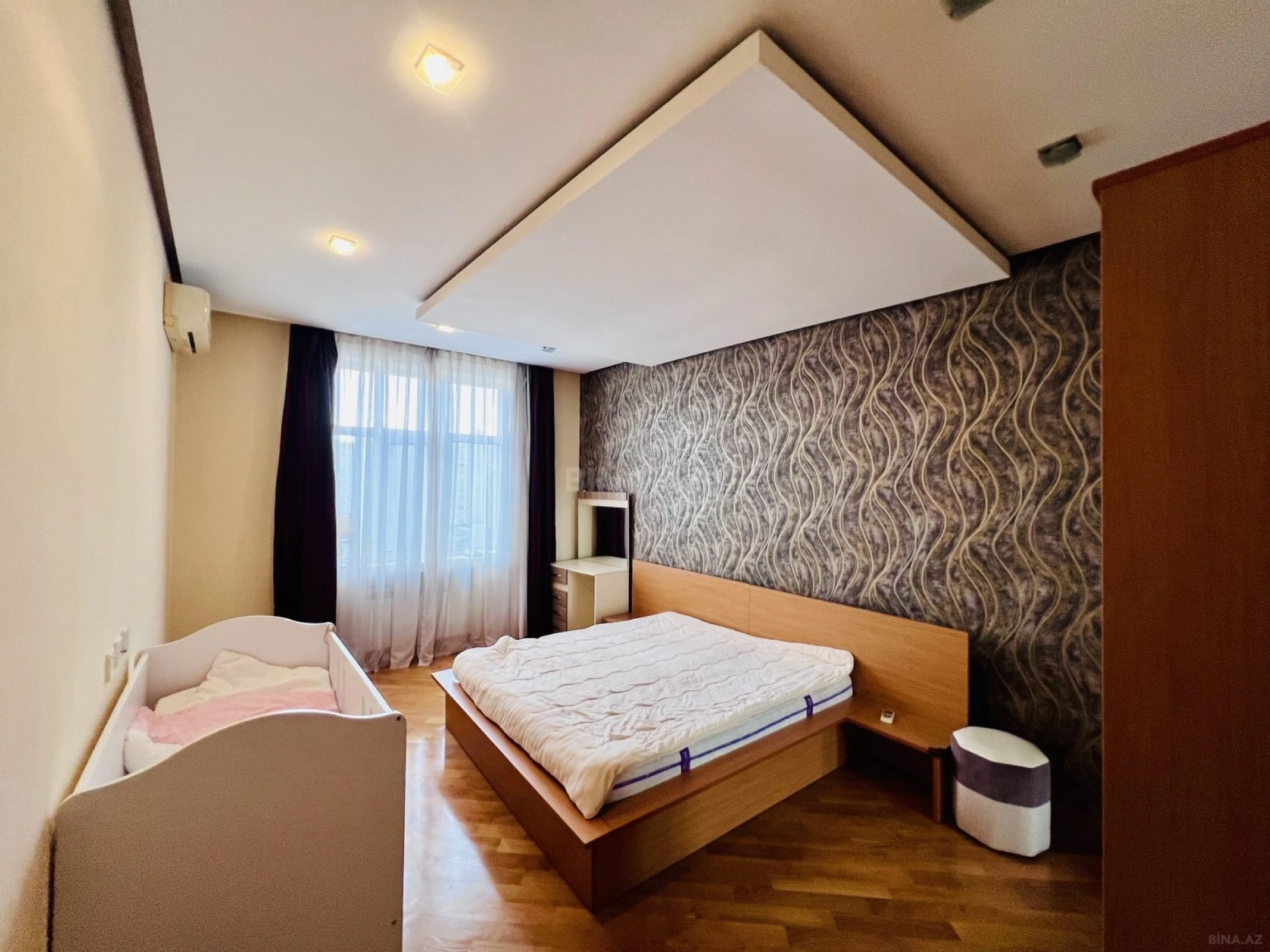 Kirayə verilir 3 otaqlı mənzil 160 m²