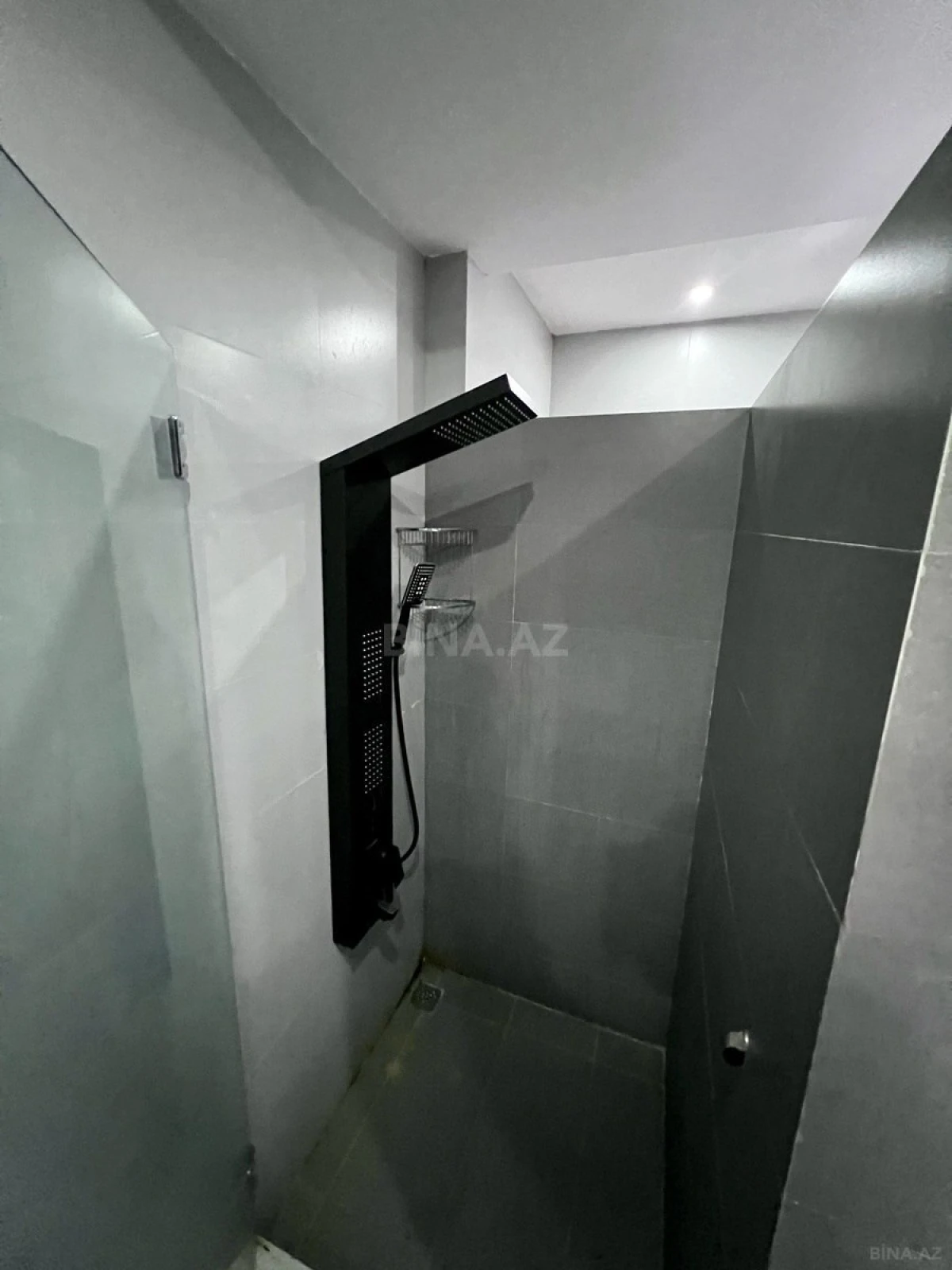 Kirayə verilir 3 otaqlı mənzil 160 m²