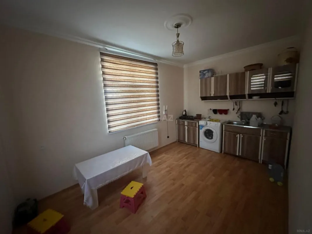 Satılır 9 otaqlı həyət evi 750 m²