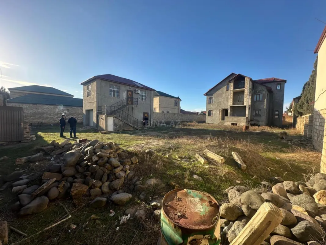 Satılır 9 otaqlı həyət evi 750 m²